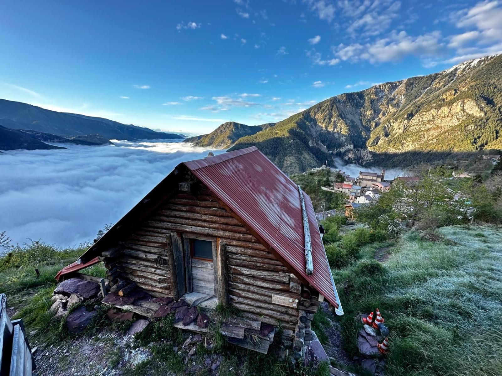 Les 3 Flocons Roure Hotell Exteriör bild